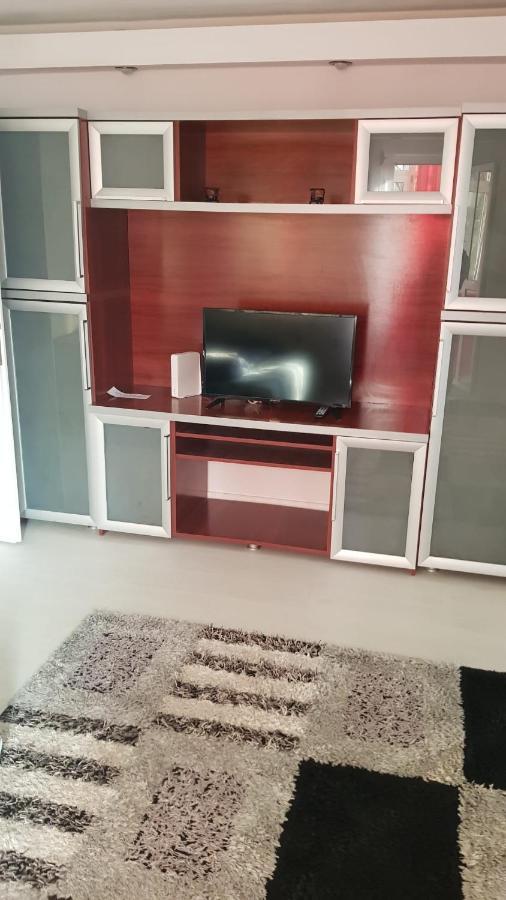 Apartament B Orizont 바커우 외부 사진