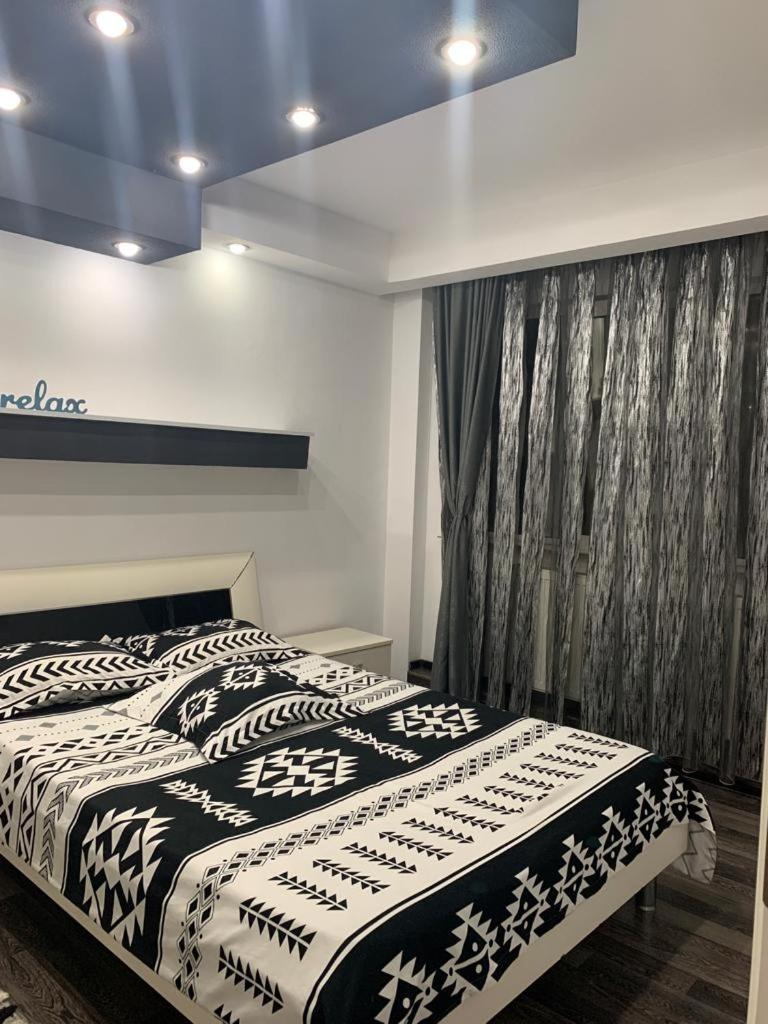 Apartament B Orizont 바커우 외부 사진